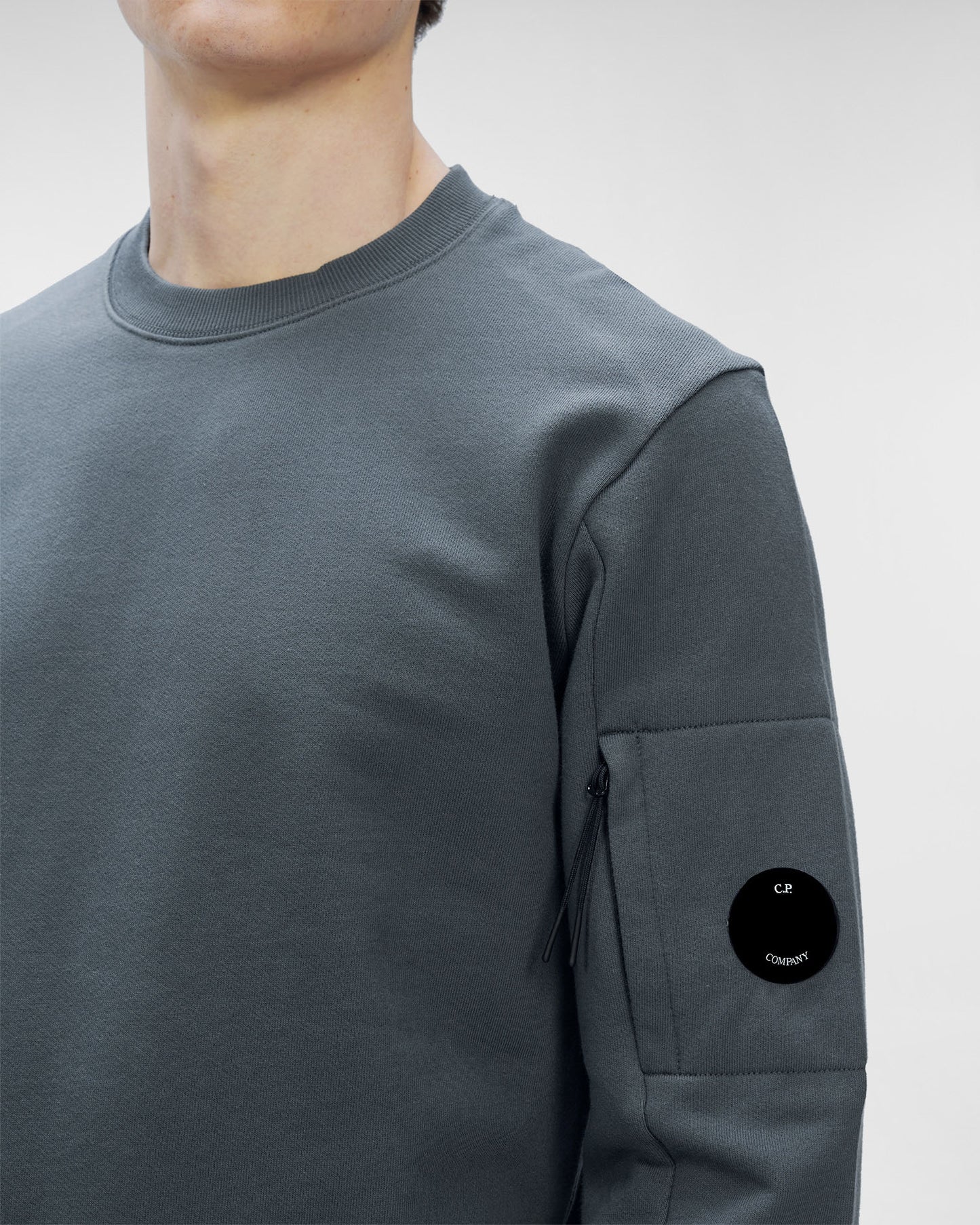 C.P. Company Lens Crewneck Sweatshirt (12CMSS022A 005086W)