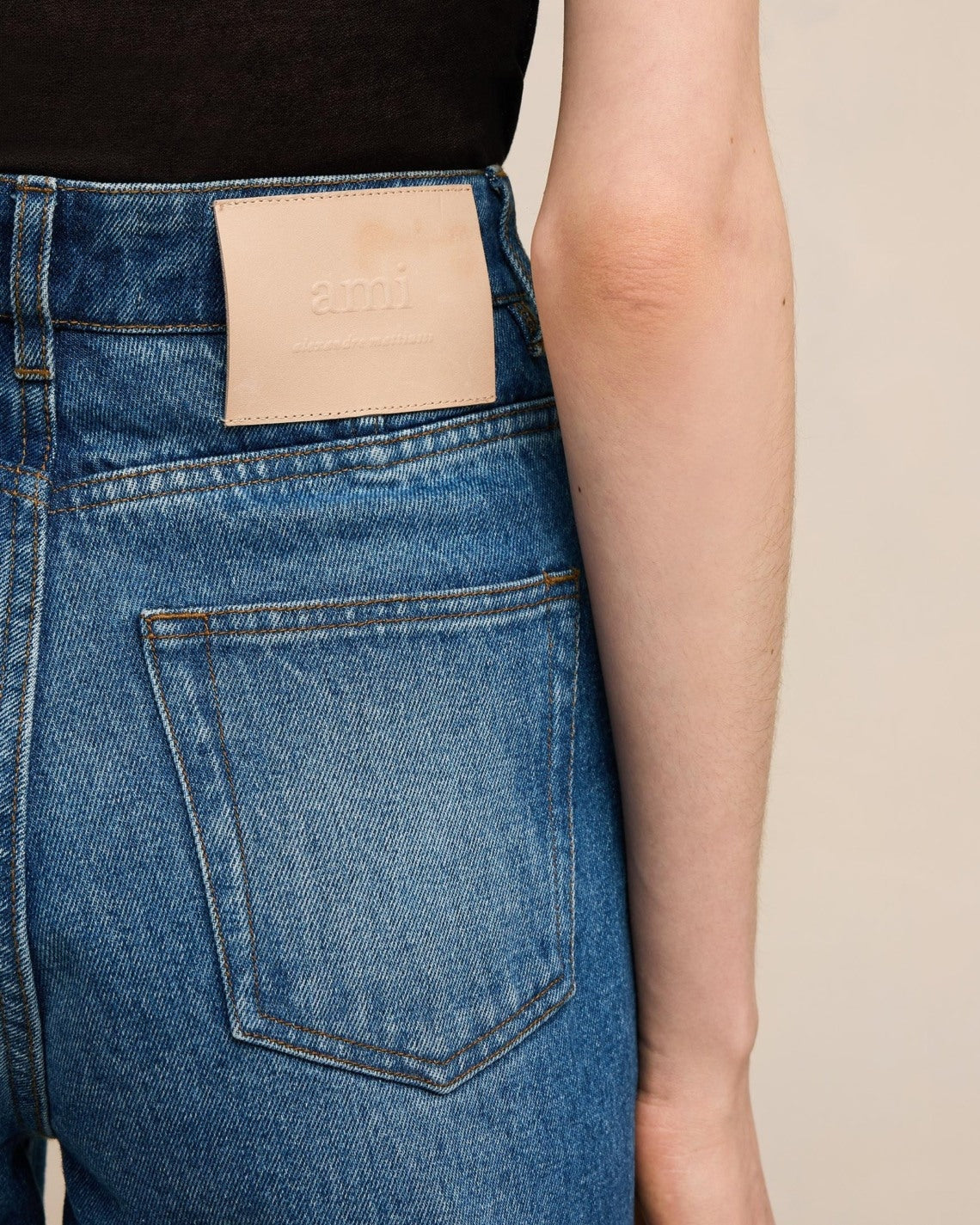 AMI Paris Wide-Leg Denim Jeans (FTR420.DE0025)