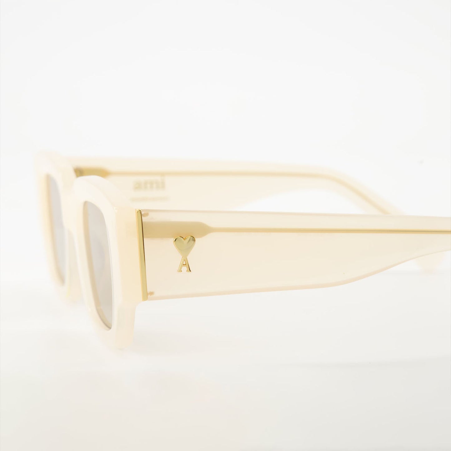 AMI Paris Ami de Coeur Sunglasses (UGL507.AM0004-U)