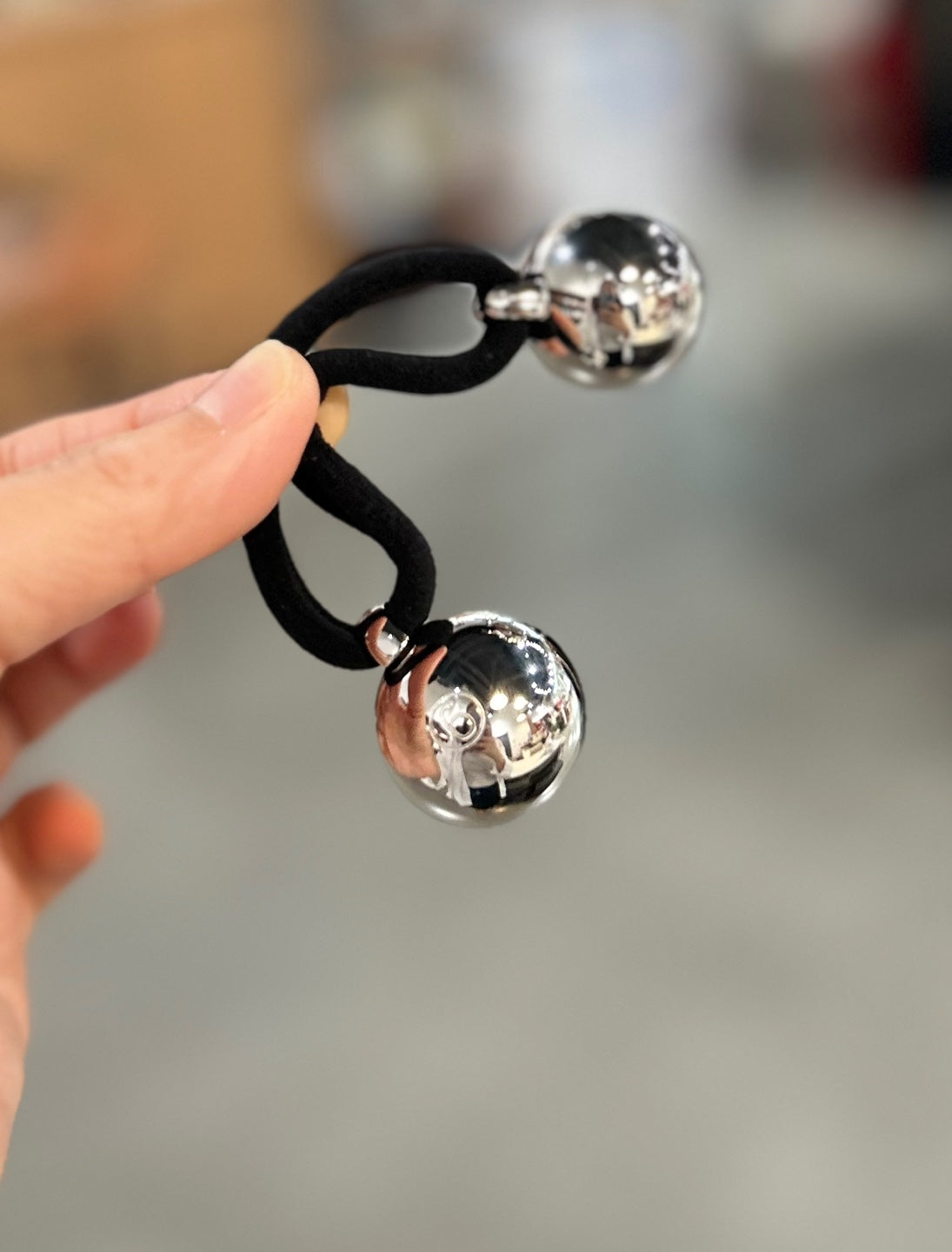 Maison Margiela 6 Silver Sphere Hair Tie (SM6TW0001)