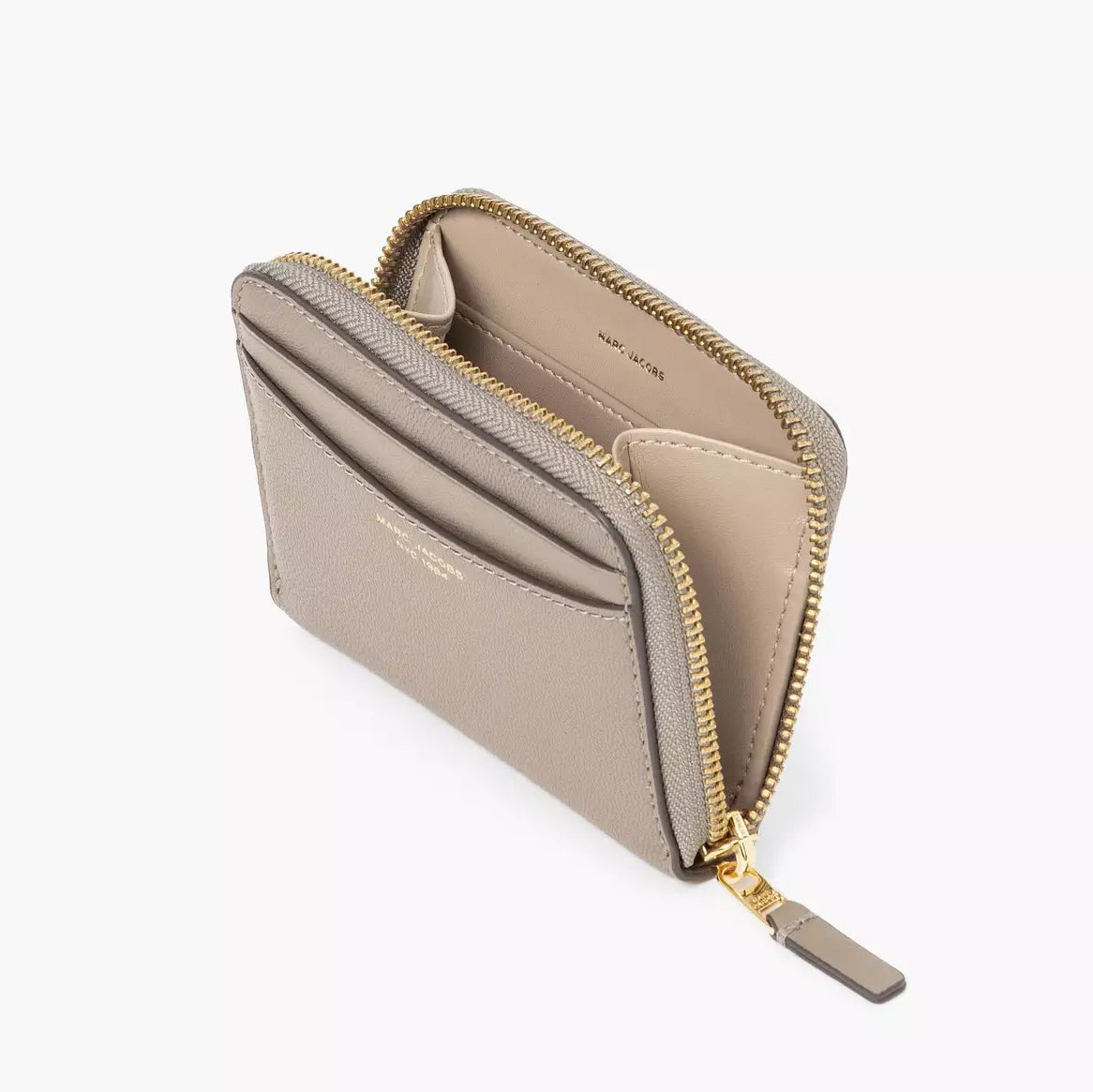 Marc Jacobs Zip Around Wallet (S178L03FA22)