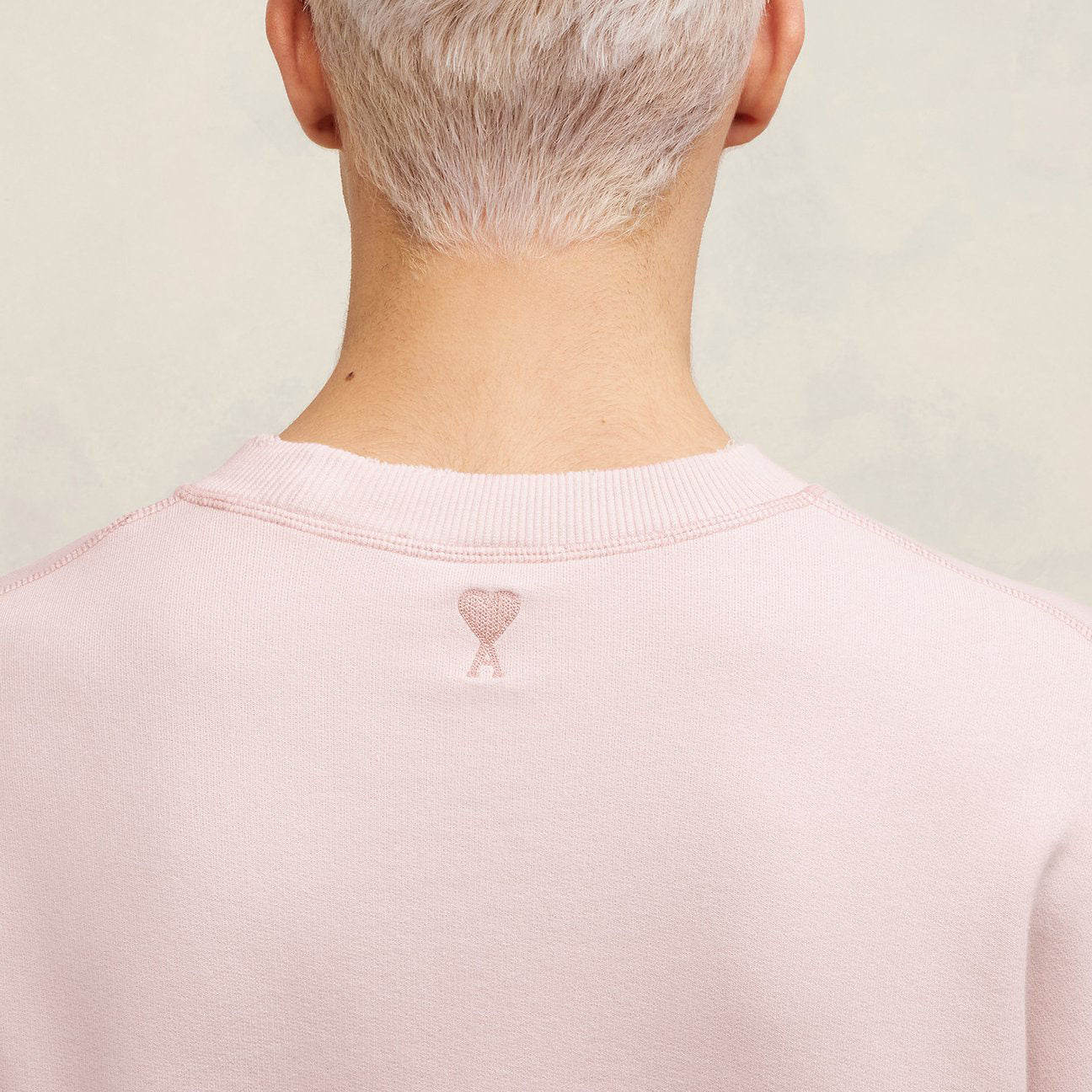 AMI Fade Out Tonal Heart Sweatshirt (USW016.JE0052)