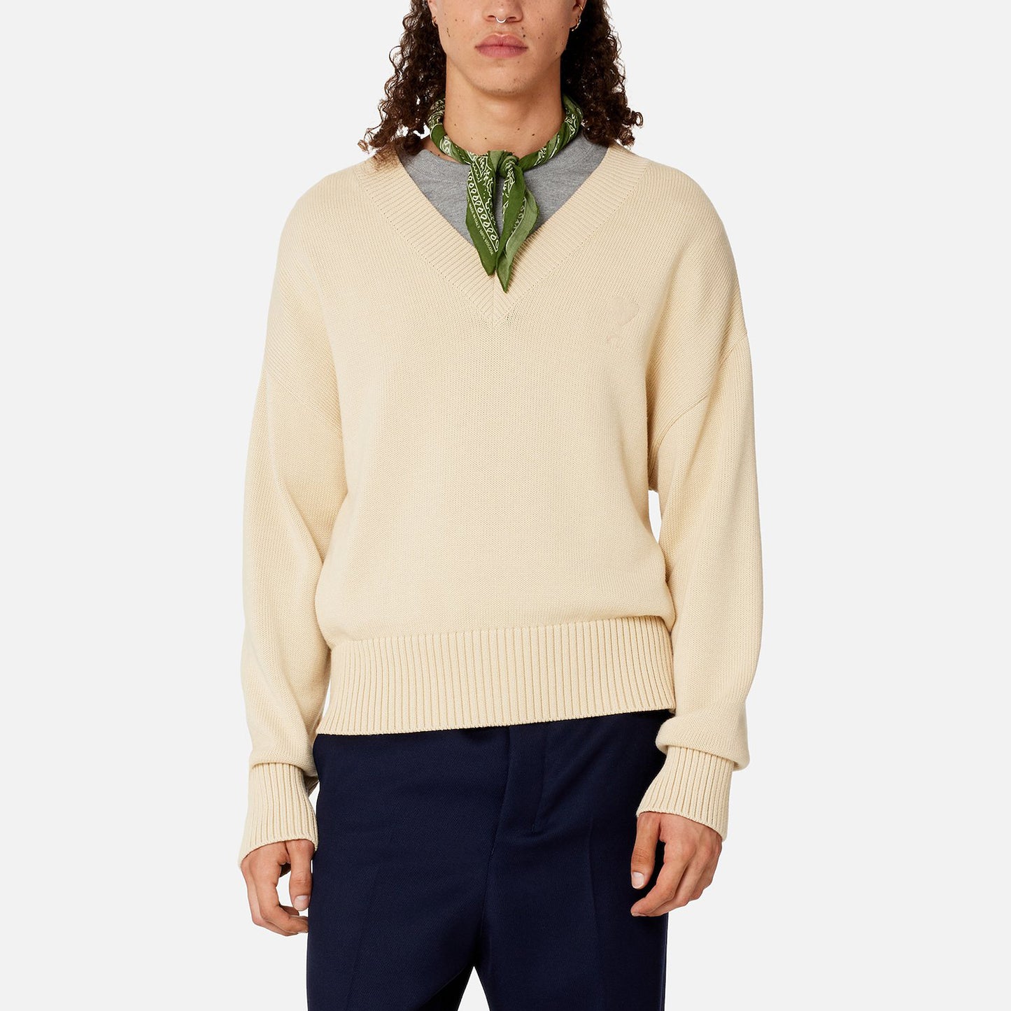 AMI Small Heart Logo V-Neck Knit Sweater (UKS208.016)