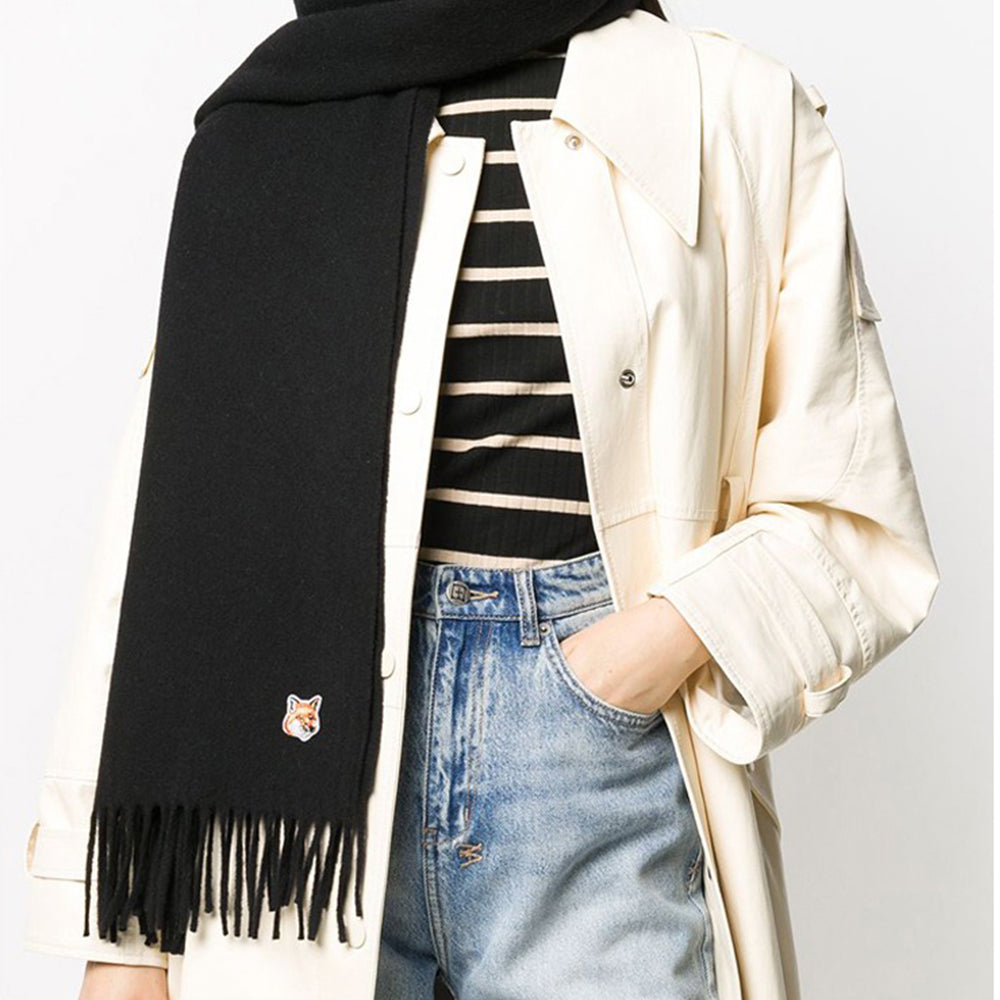 Maison Kitsuné Fox Head Patch Wool Scarf (FU06208BT3004)