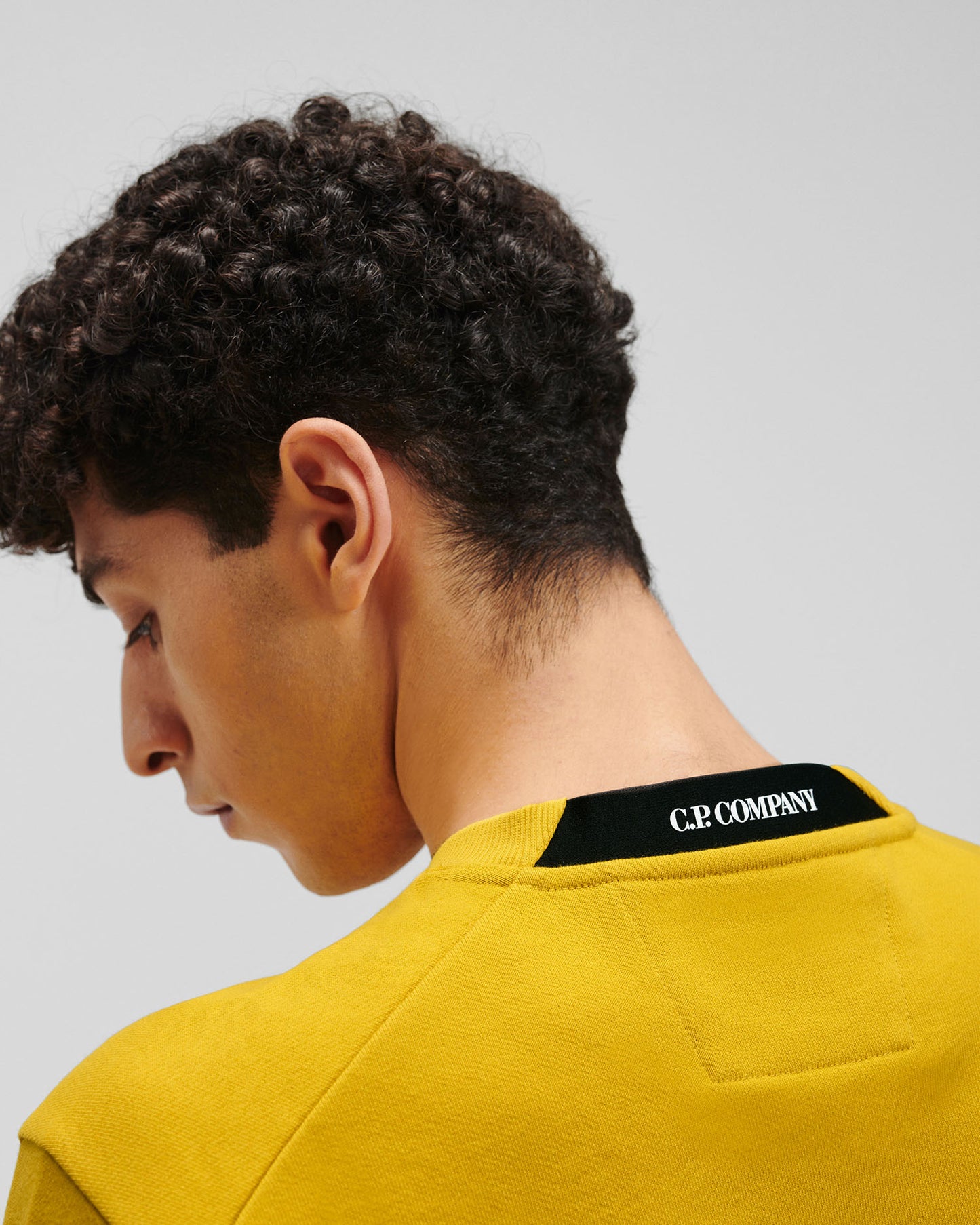 C.P. Company Lens Crewneck Sweatshirt (12CMSS022A 005086W)