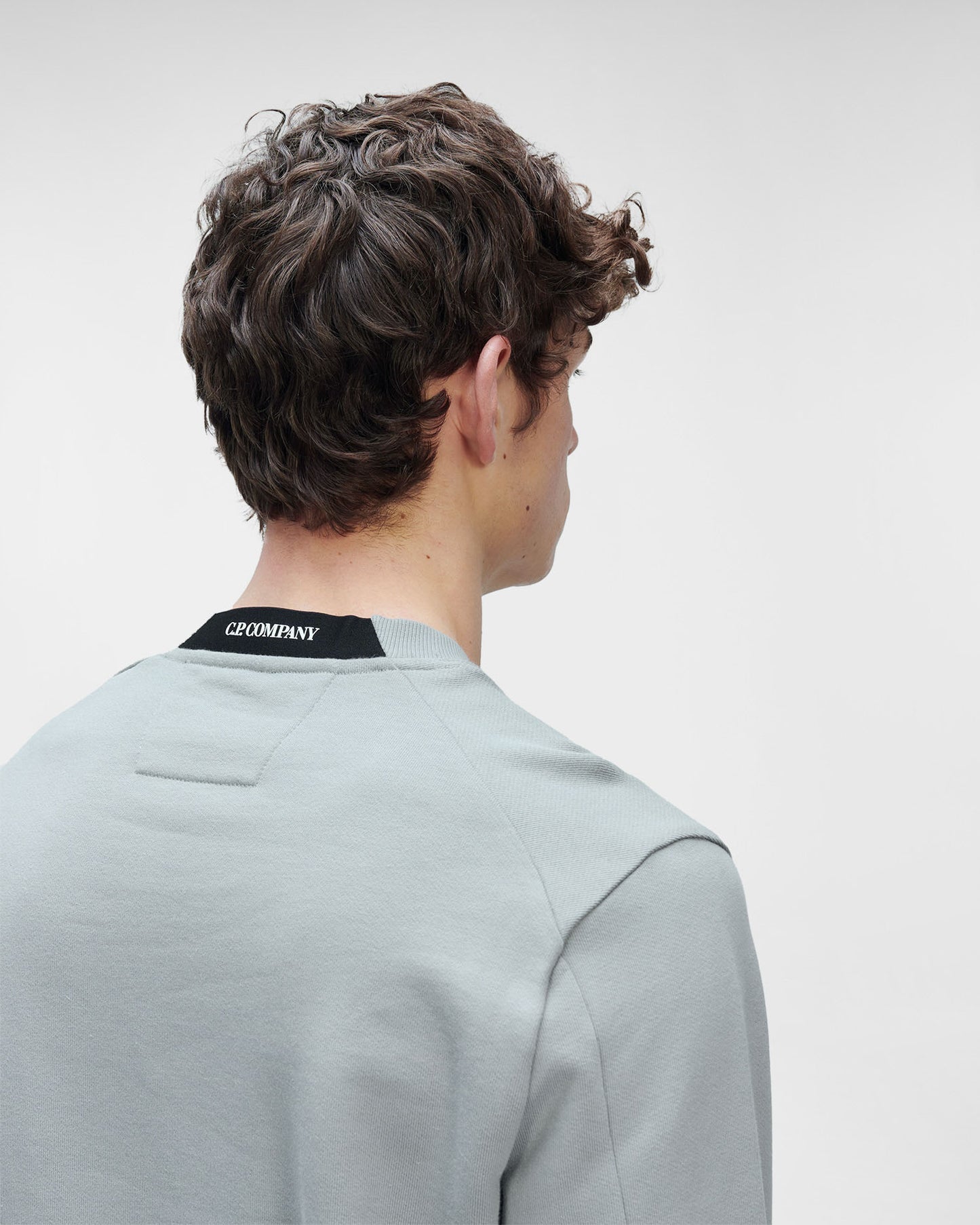 C.P. Company Lens Crewneck Sweatshirt (12CMSS022A 005086W)