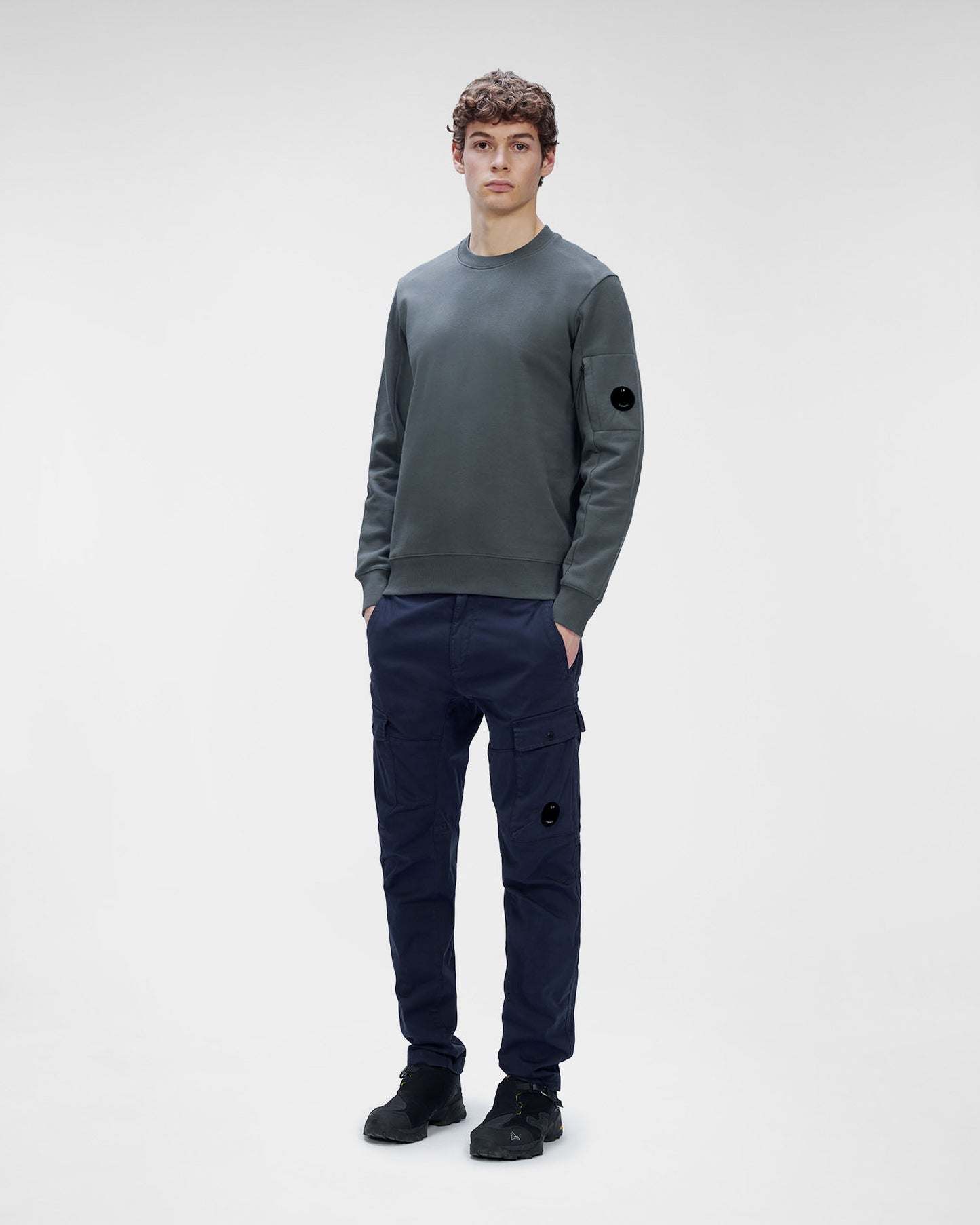 C.P. Company Lens Crewneck Sweatshirt (12CMSS022A 005086W)