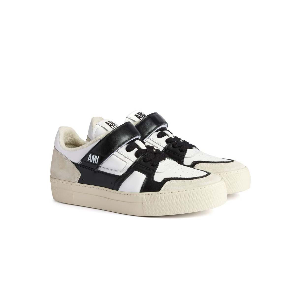 AMI Paris Low Top Ami de Coeur Sneakers (USN421.853)