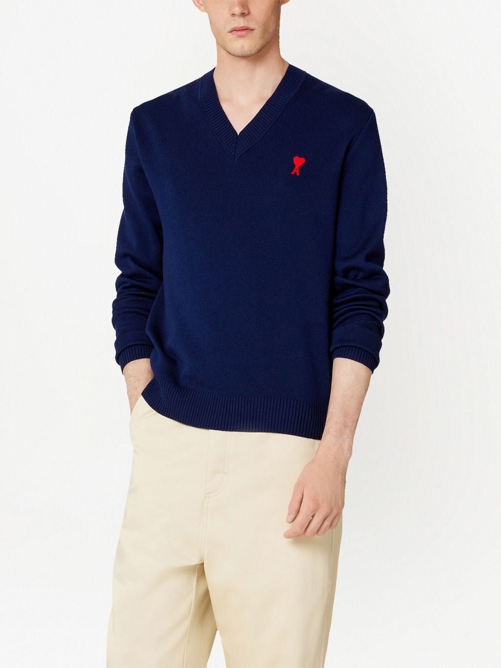 AMI Small Heart Logo V-Neck Sweater (HKS201.00)