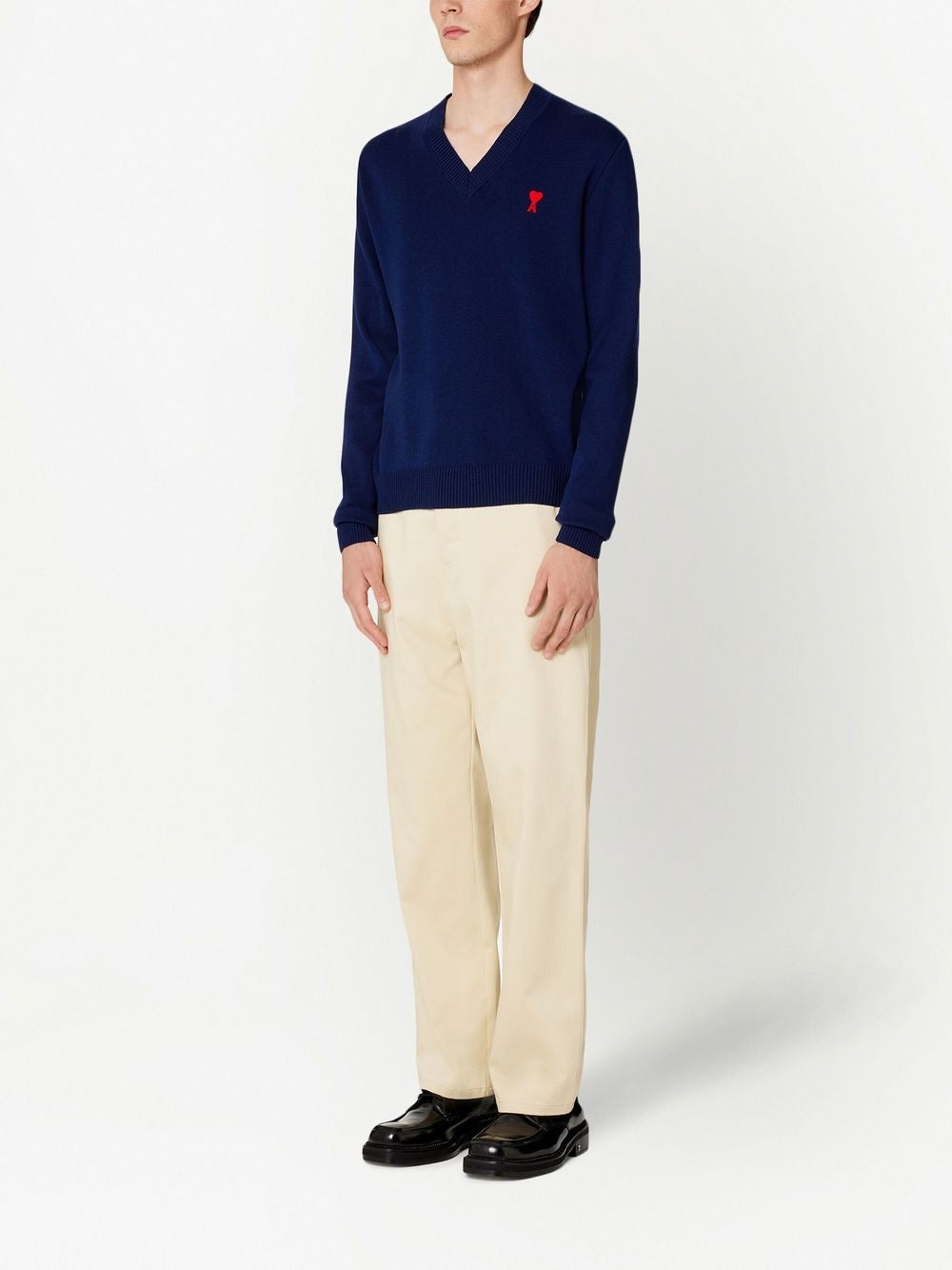 AMI Small Heart Logo V-Neck Sweater (HKS201.00)