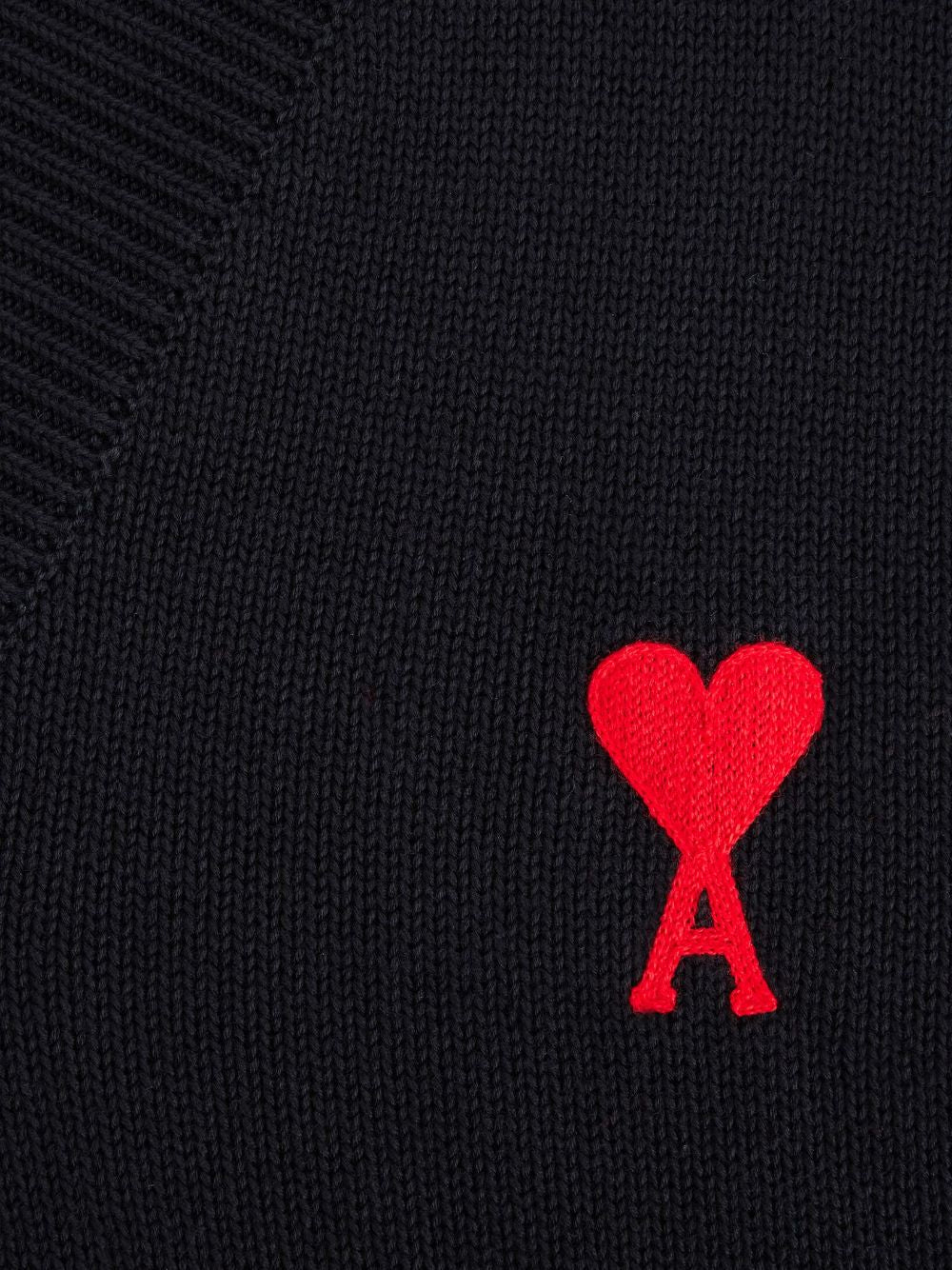 AMI Small Heart Logo V-Neck Knit Sweater (UKS208.016)