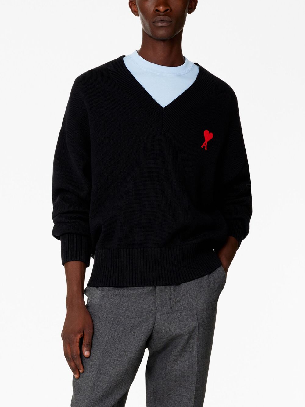 AMI Small Heart Logo V-Neck Knit Sweater (UKS208.016)