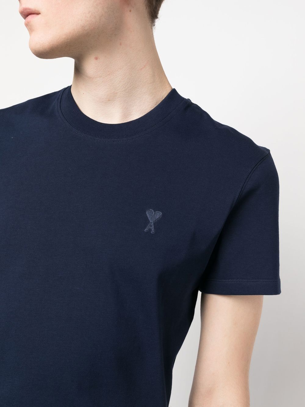 AMI Paris Small Tonal Ami de Cœur T-Shirt (UTS022.726)