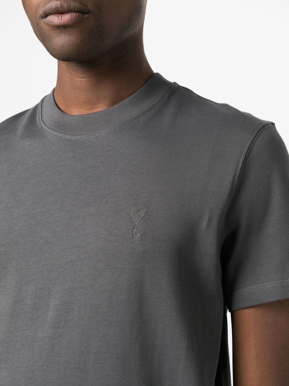 AMI Paris Small Tonal Ami de Cœur T-Shirt (UTS022.726)