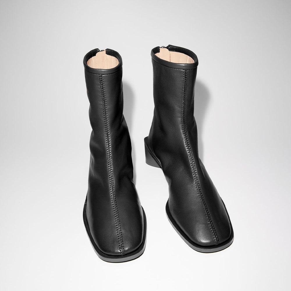 Acne Studios Leather Ankle Boots (FN-WN-SHOE000355)