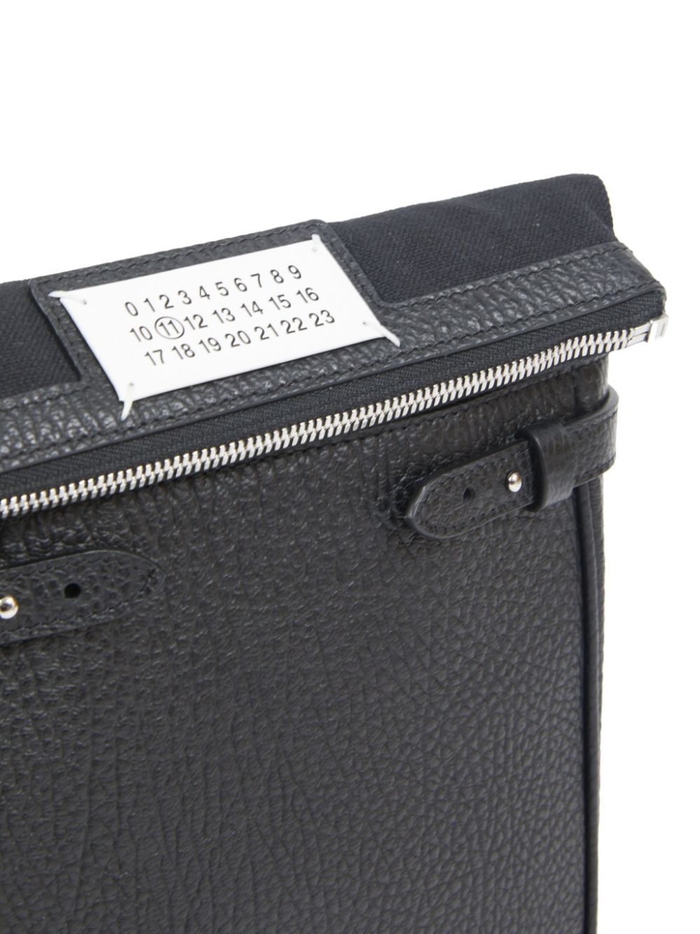Maison Margiela Leather Card Holder (SBIWG0041P4348)