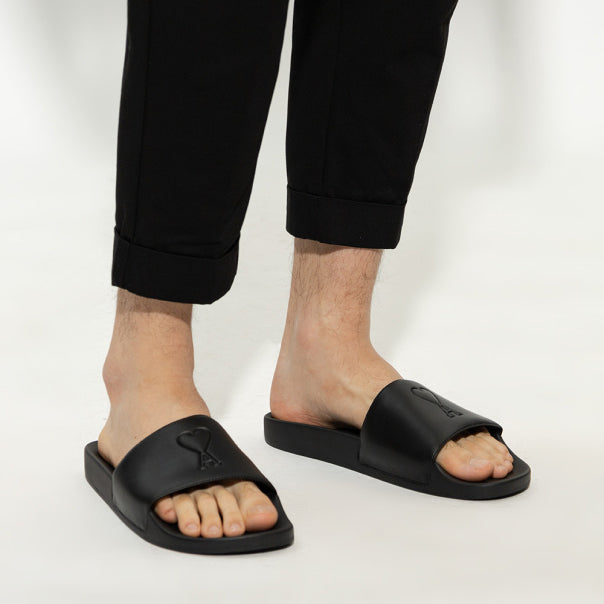 AMI Paris Ami de Coeur Pool Slides (USN400.AA0002)