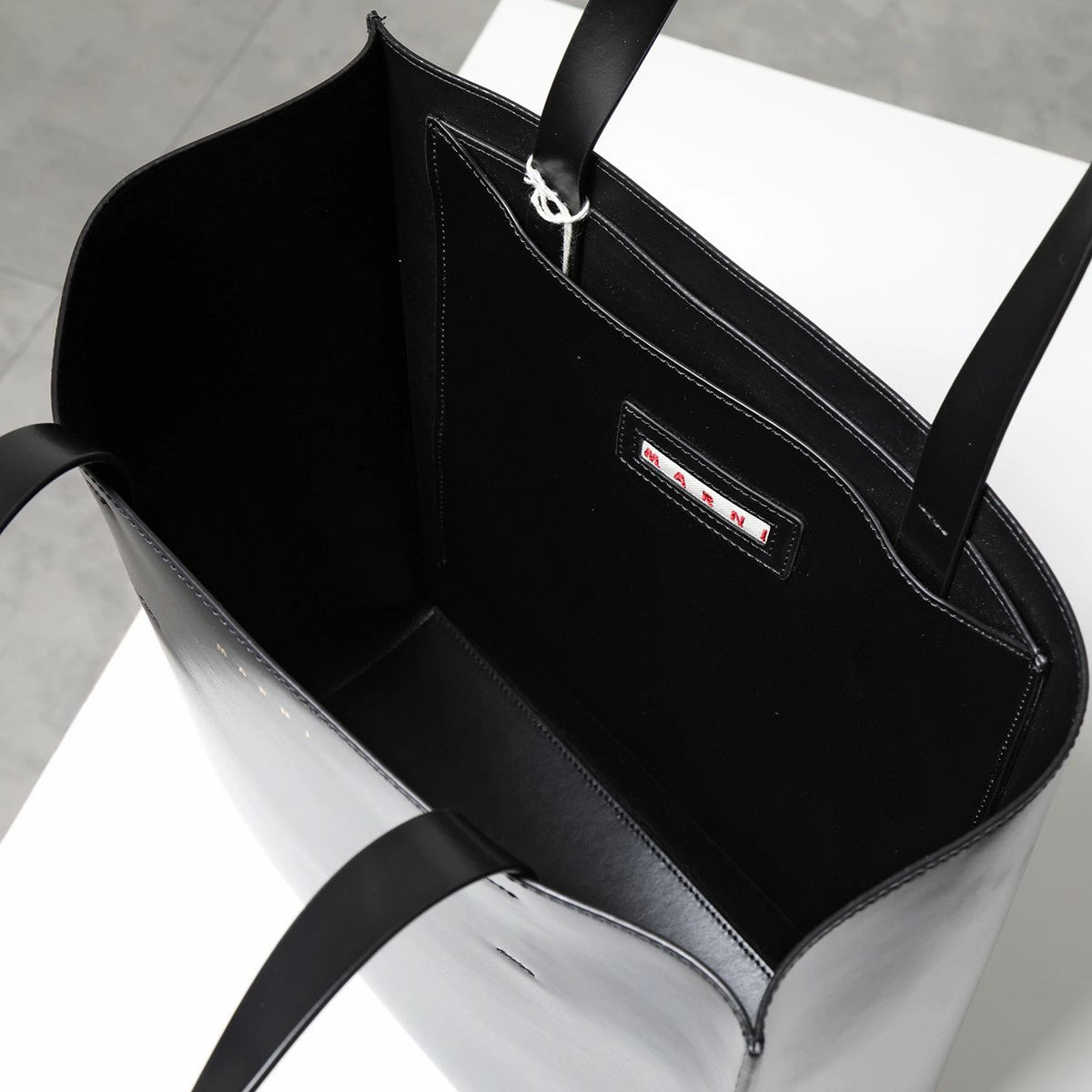 Marni Museo Soft Tote Bag (SHMPV02Y00)