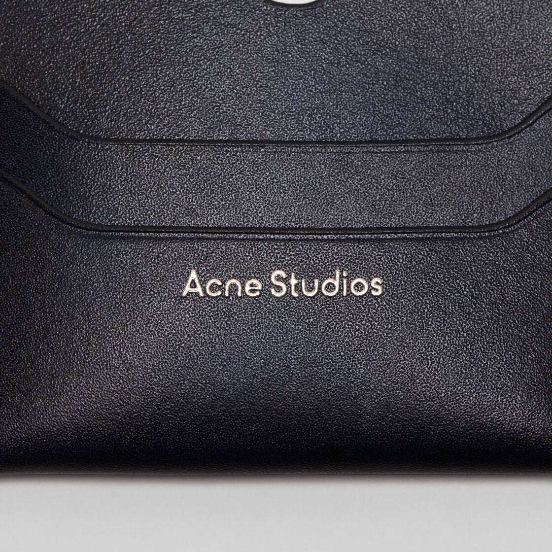 Acne Studios Slim Leather Card Holder (FN-UX-SLGS000287)