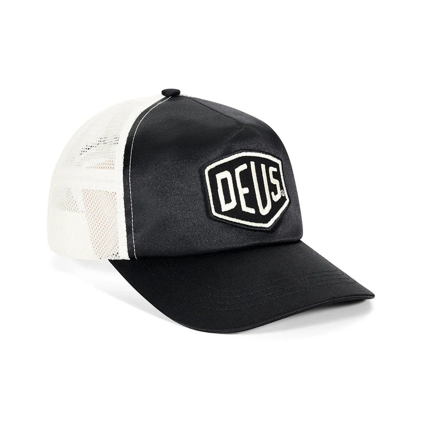 Fugazi Paris Shield Trucker Hat D261WHA846099800 (Black)