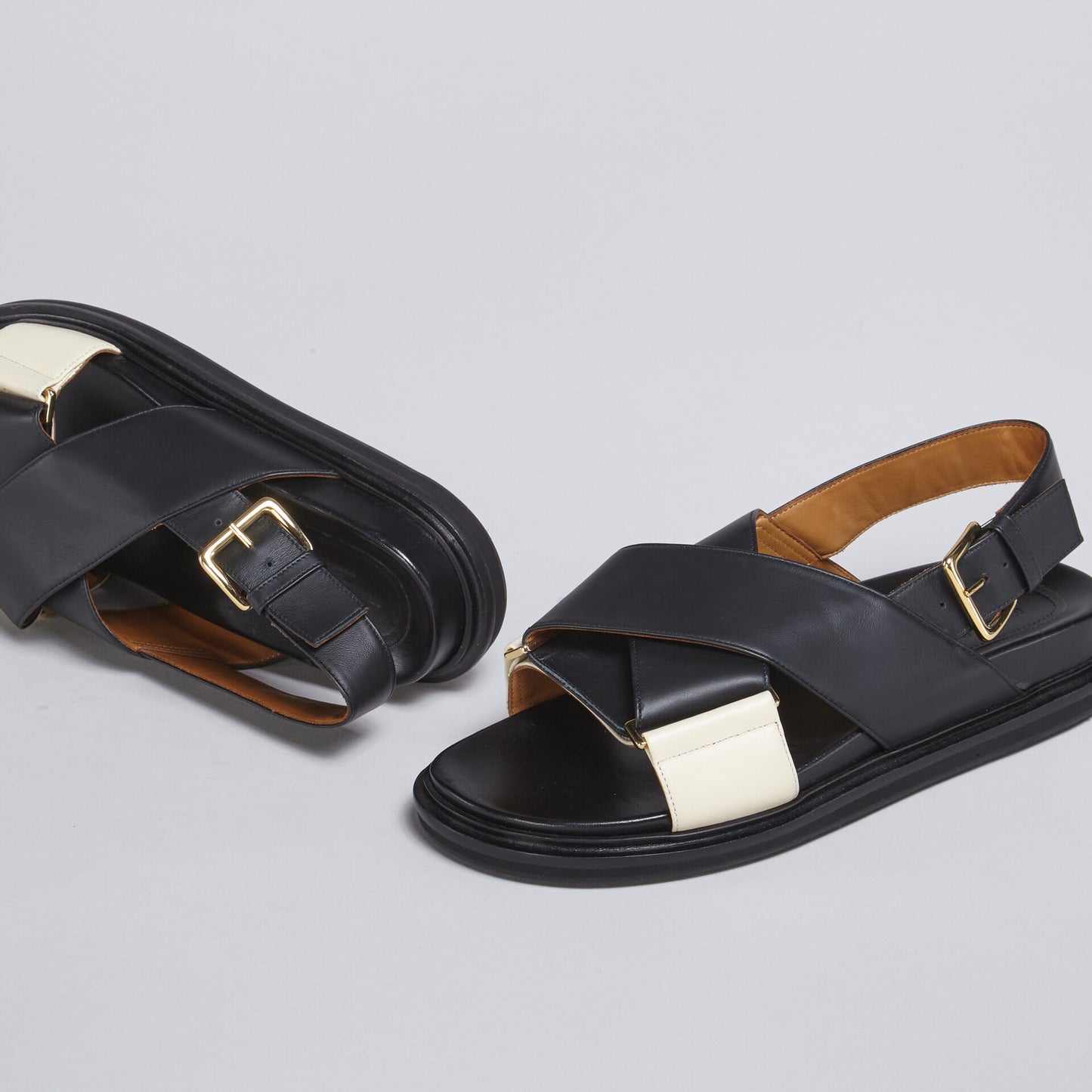 Marni Fussbett Leather Cross-Strap Sandals (FBMS005201 P3614)