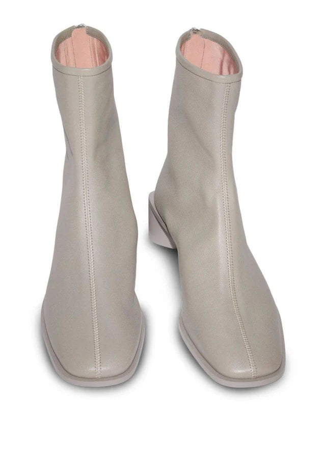 Acne Studios Leather Ankle Boots (FN-WN-SHOE000355)