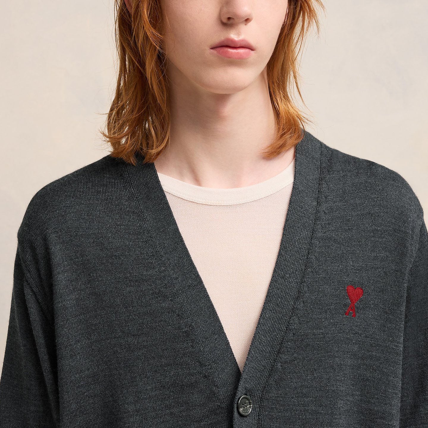 AMI Small Heart Logo Cardigan (HKC111.KN0025)