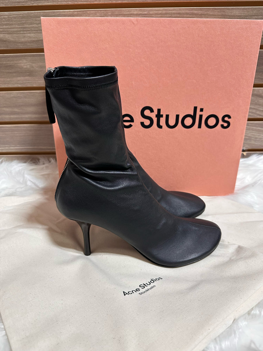Acne Studios Leather Ankle Boot (AD0857)