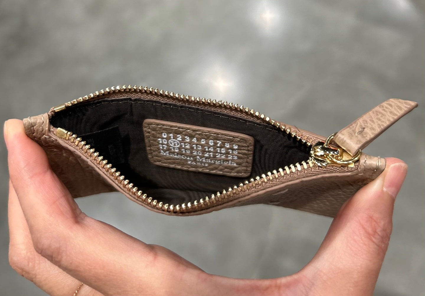 Maison Margiela Zipped Grained Leather Card Holder (S56UI0143)