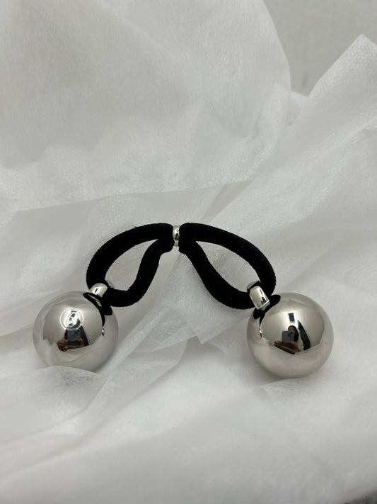 Maison Margiela 6 Silver Sphere Hair Tie (SM6TW0001)