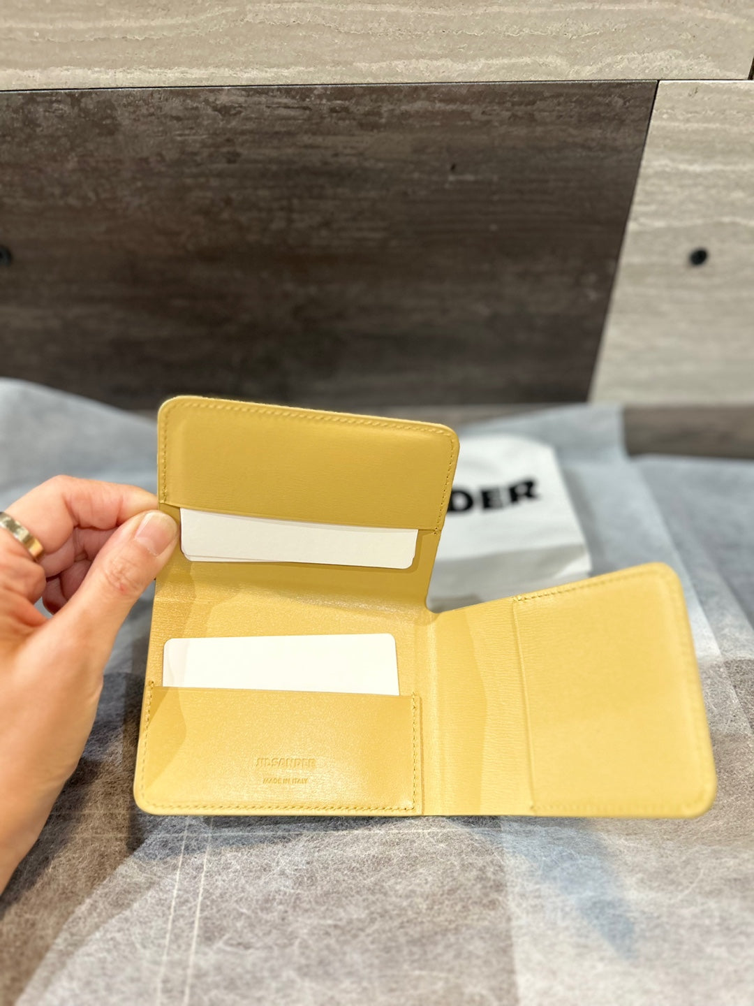 Jil Sander Folded Card Holder (J07UI0012 P5355)