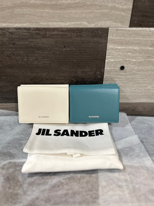 Jil Sander Tiny Bi-Fold Wallet (J07UI0011 P5355)