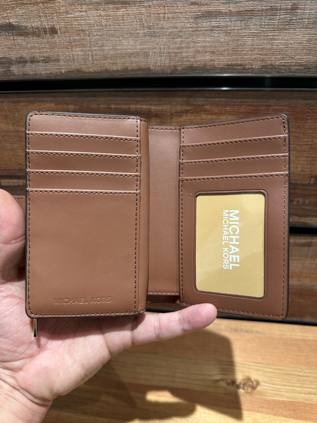 Michael Kors Outlet Medium Signature Logo Wallet (35F8GTVF2B)
