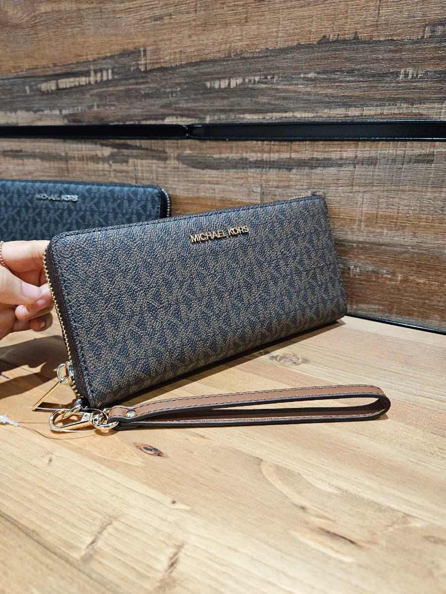 Michael Kors Jet Set Travel Logo LG Continental Wallet (35F8GTVT3B)