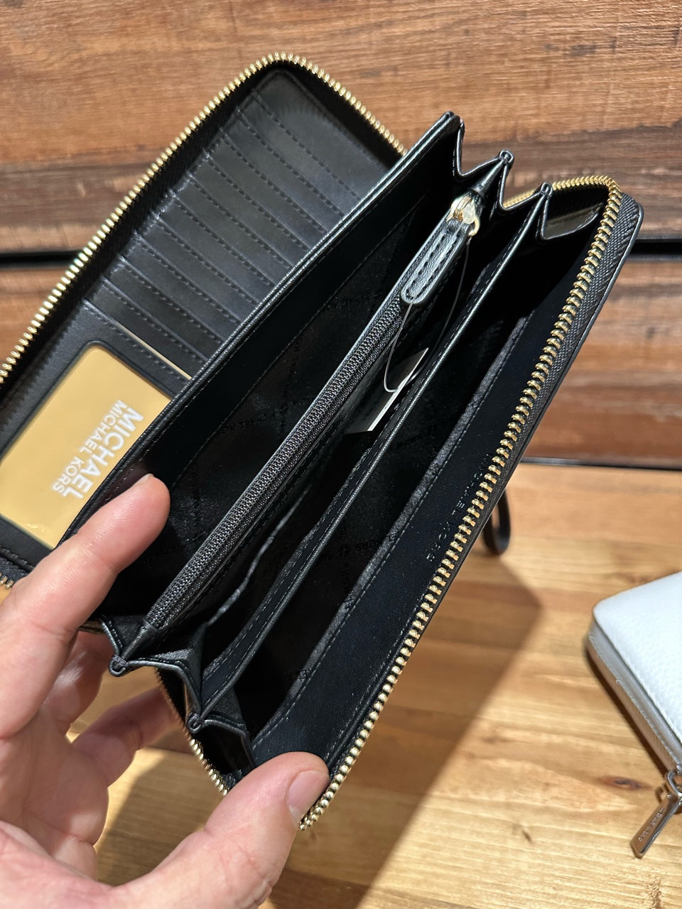 Michael Kors Jet Set Travel Large Travel Continental Wallet (35T7GTVE7L)