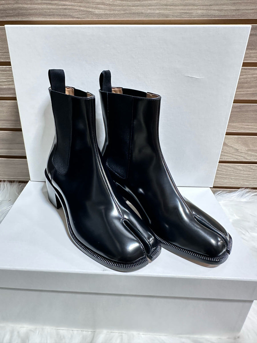 Maison Margiela Tabi City Chelsea Ankle Boots (S58WU0427 PS679)