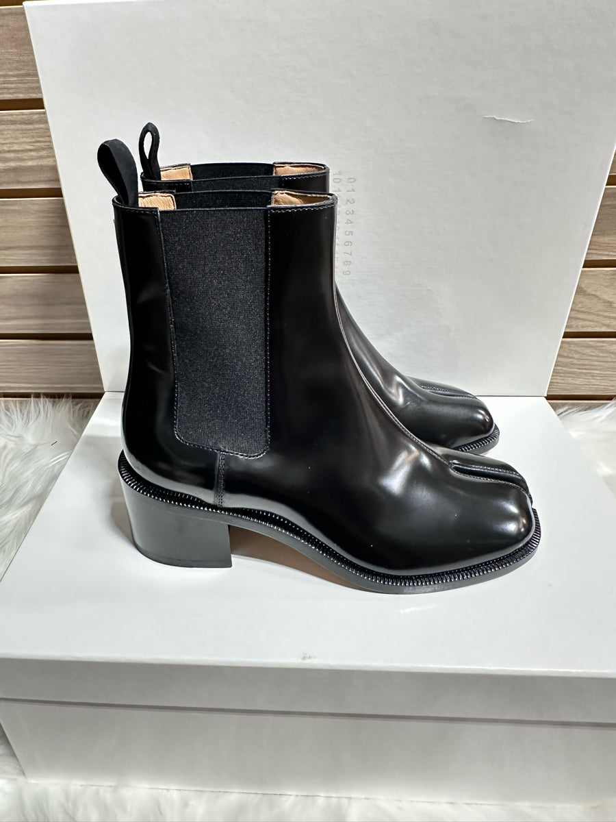 Maison Margiela Tabi City Chelsea Ankle Boots (S58WU0427 PS679)
