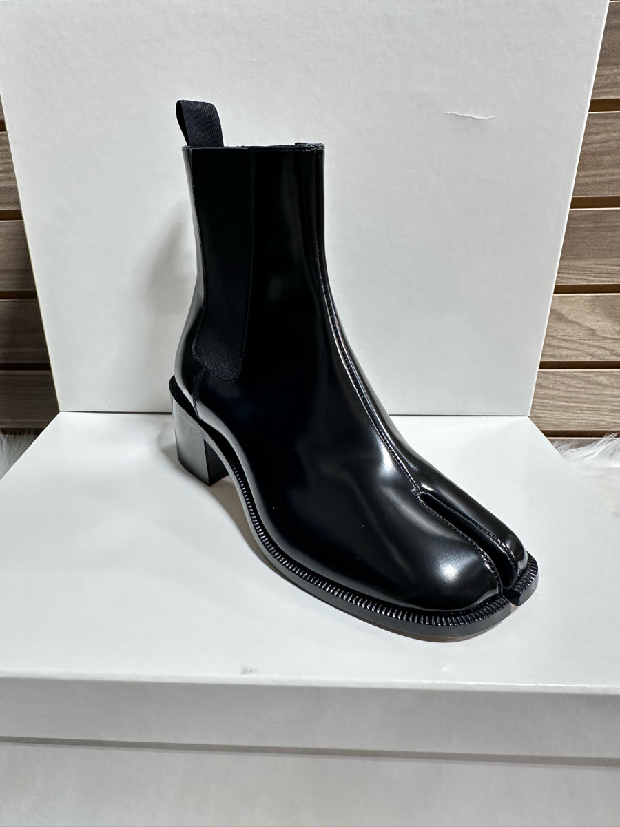 Maison Margiela Tabi City Chelsea Ankle Boots (S58WU0427 PS679)