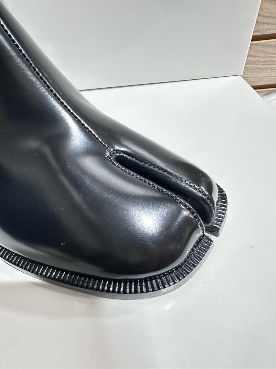 Maison Margiela Tabi City Chelsea Ankle Boots (S58WU0427 PS679)