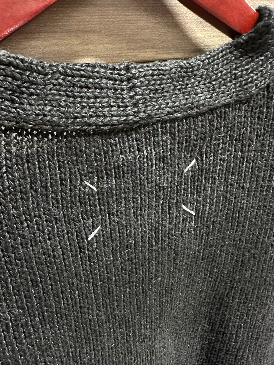 Maison Margiela Cropped V-Neck Knit Cardigan S51HP0017 (Women)