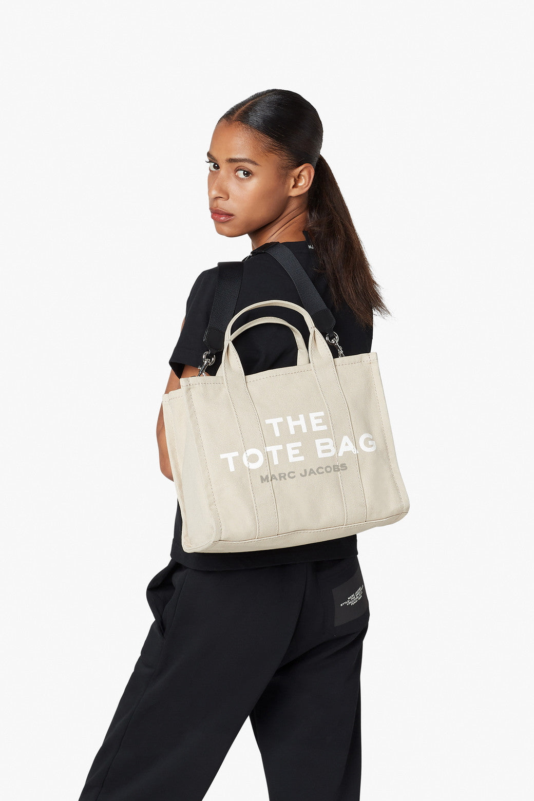 Marc Jacobs Canvas MD Tote (M0016161)