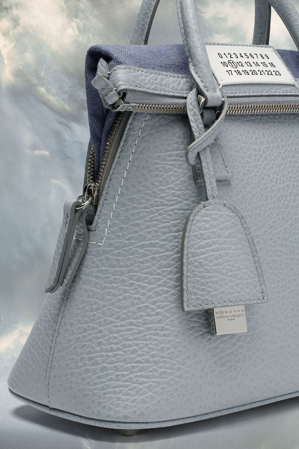 Maison Margiela 5AC Classique Mini Shoulder Bag (S56WG0082 P4455)