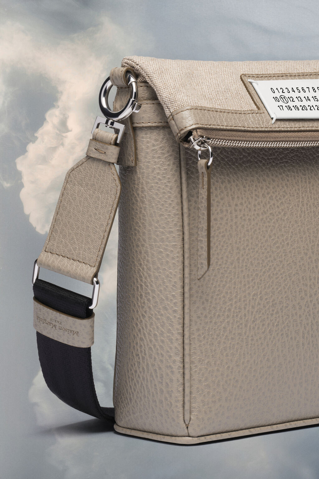 Maison Margiela 5AC Vertical Camera Bag (SB1WG0041)