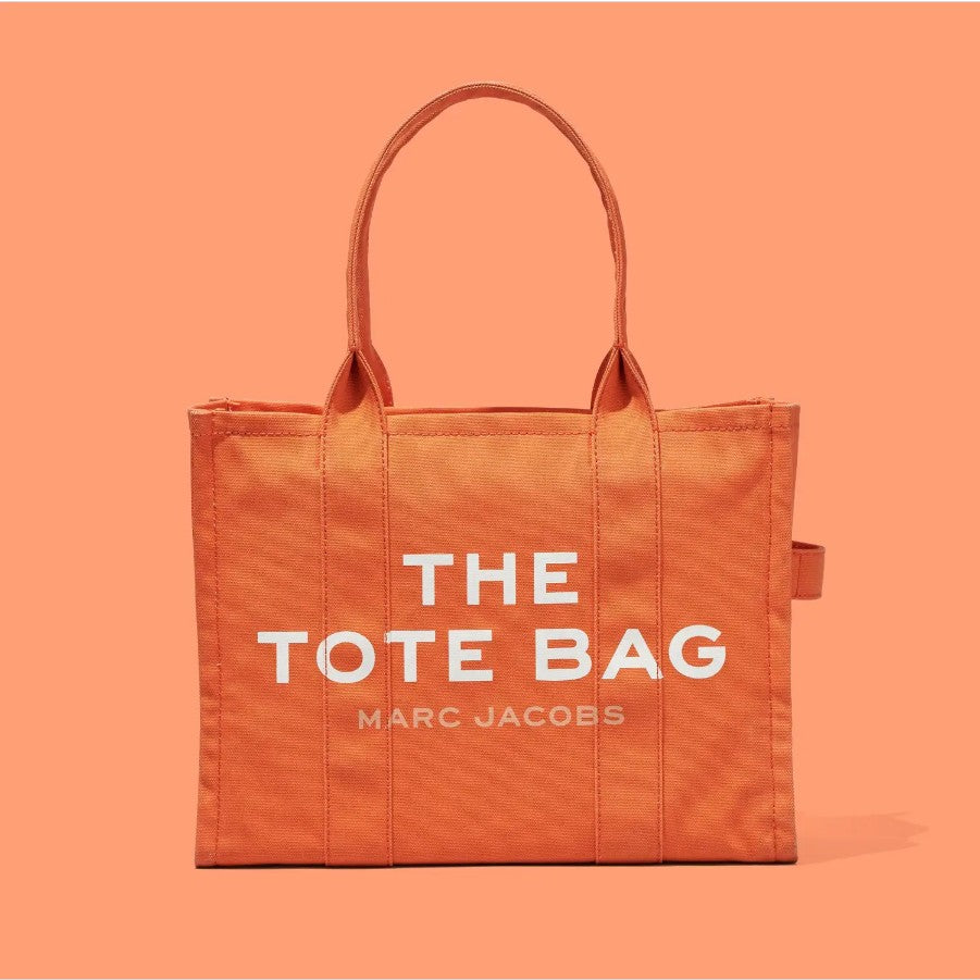 Marc Jacobs Canvas LG Tote (M0016156)