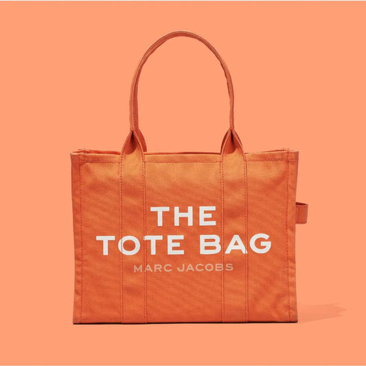 Marc Jacobs Canvas LG Tote (M0016156)