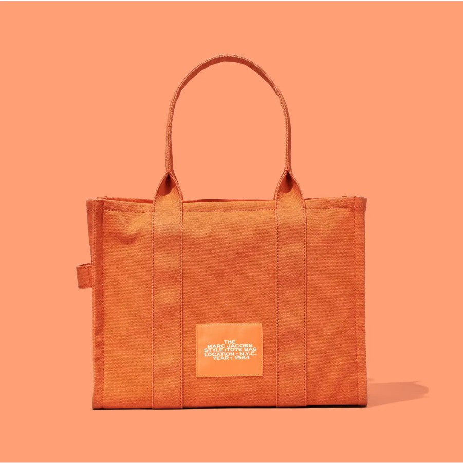 Marc Jacobs Canvas LG Tote (M0016156)