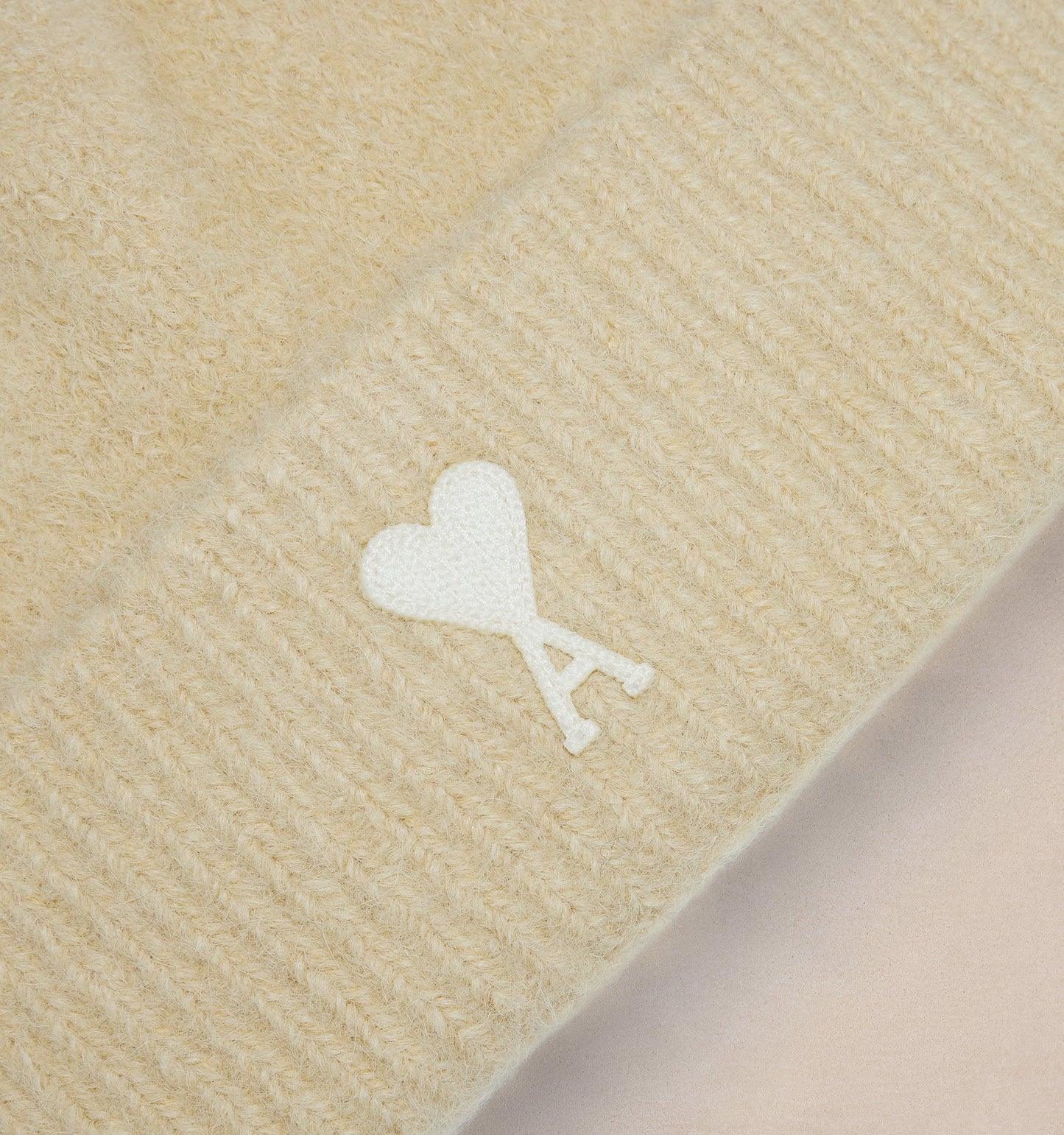 AMI Paris Ami de Coeur Wool Beanie (UHA105.KN0032)