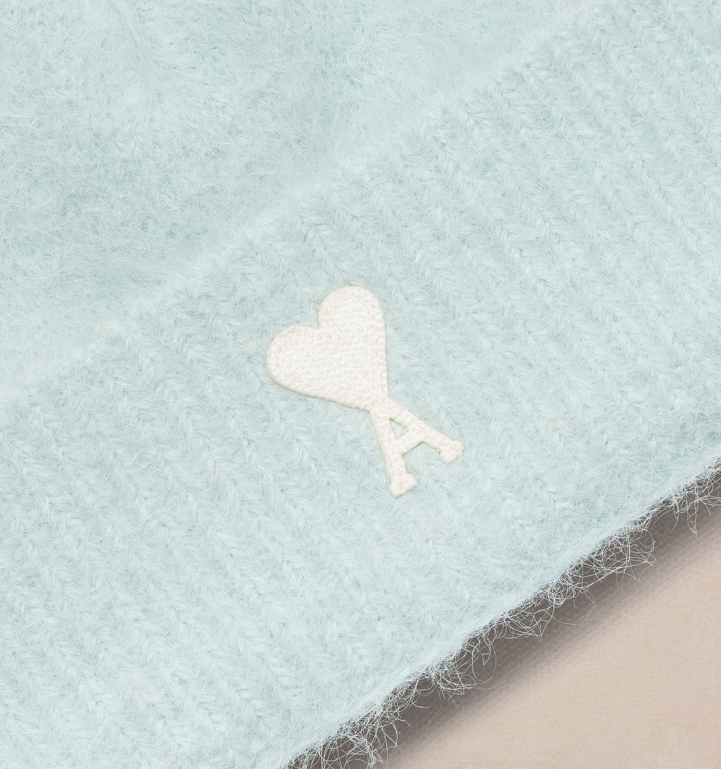 AMI Paris Ami de Coeur Wool Beanie (UHA105.KN0032)