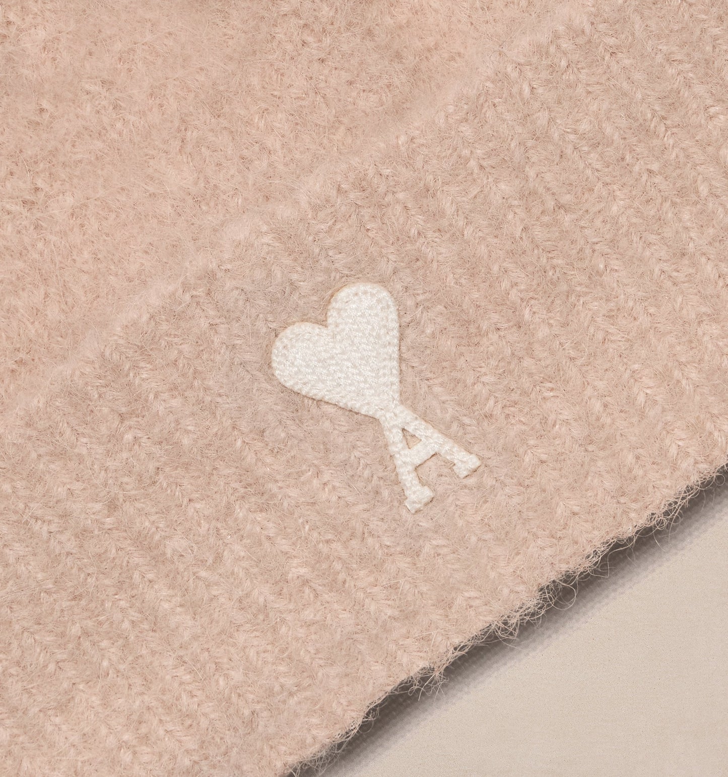 AMI Paris Ami de Coeur Wool Beanie (UHA105.KN0032)