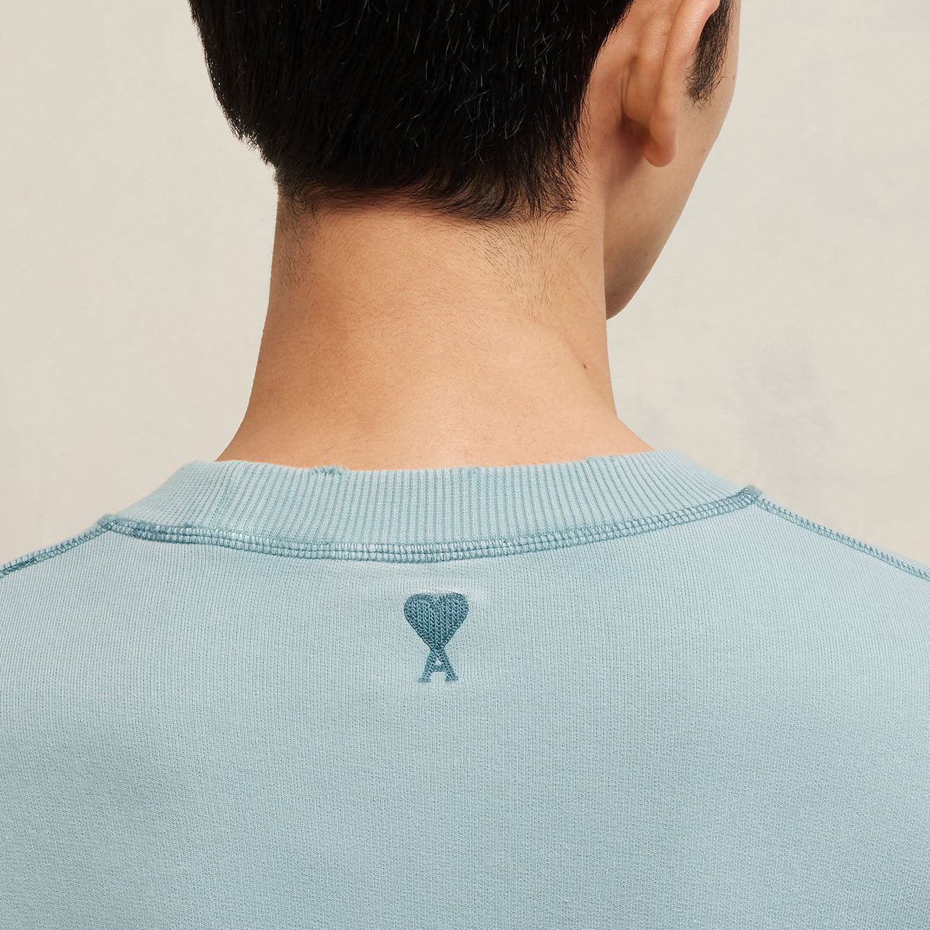 AMI Fade Out Tonal Heart Sweatshirt (USW016.JE0052)